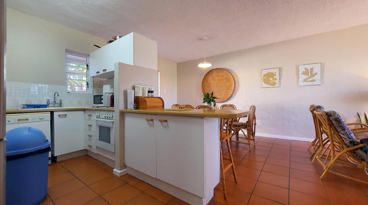 Escape To Paradise: Beachside Apartment Jeffreys Bay Esterno foto