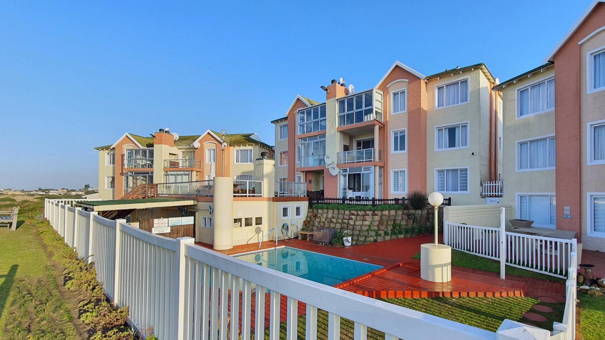 Escape To Paradise: Beachside Apartment Jeffreys Bay Esterno foto