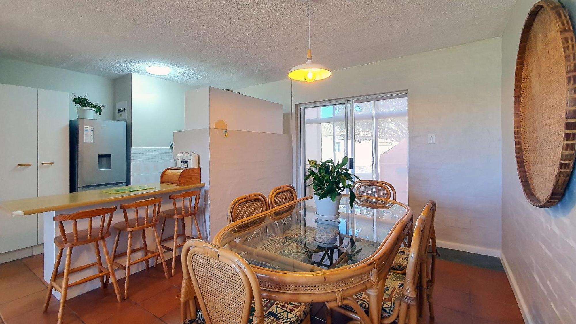 Escape To Paradise: Beachside Apartment Jeffreys Bay Esterno foto
